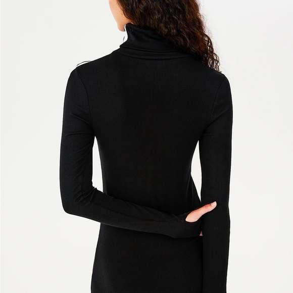 Perfect and comfortable for the warmer weather! - Picture 2 of 4